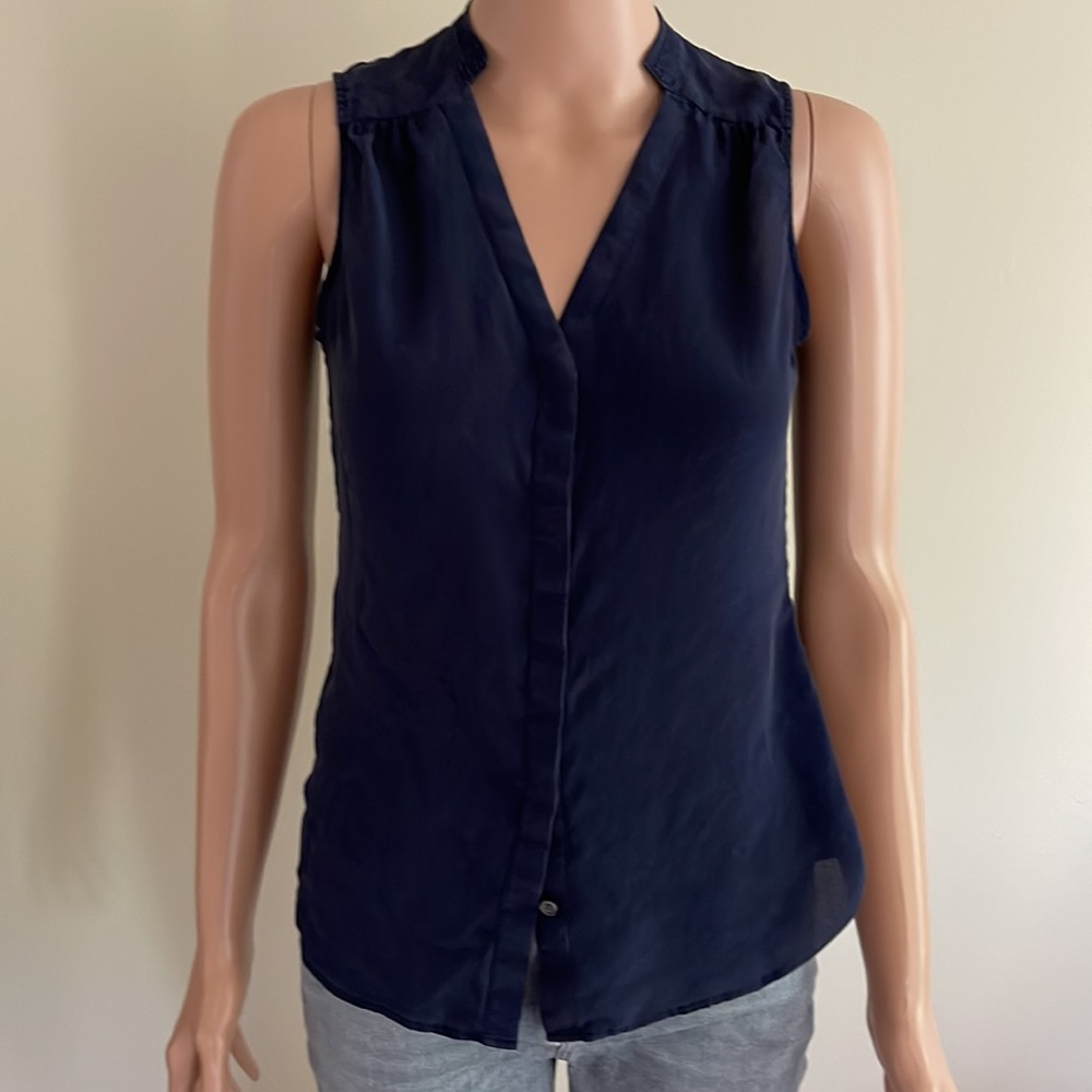 Banana Republic Silk blue sleeveless size XS - Picture 2 of 5